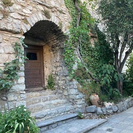 Les Matelles : Charmant Logement En Pierres Екстер'єр фото
